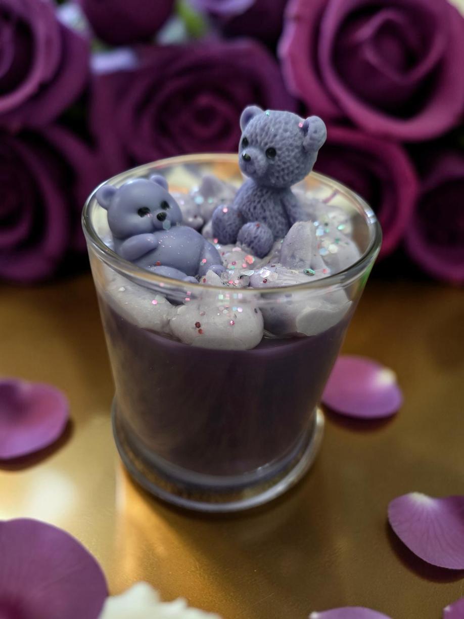 Snuggies 9 oz scented wickless candle